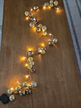 NEW PotteryBarn Festive Gold and Champagne Ornament String Lights